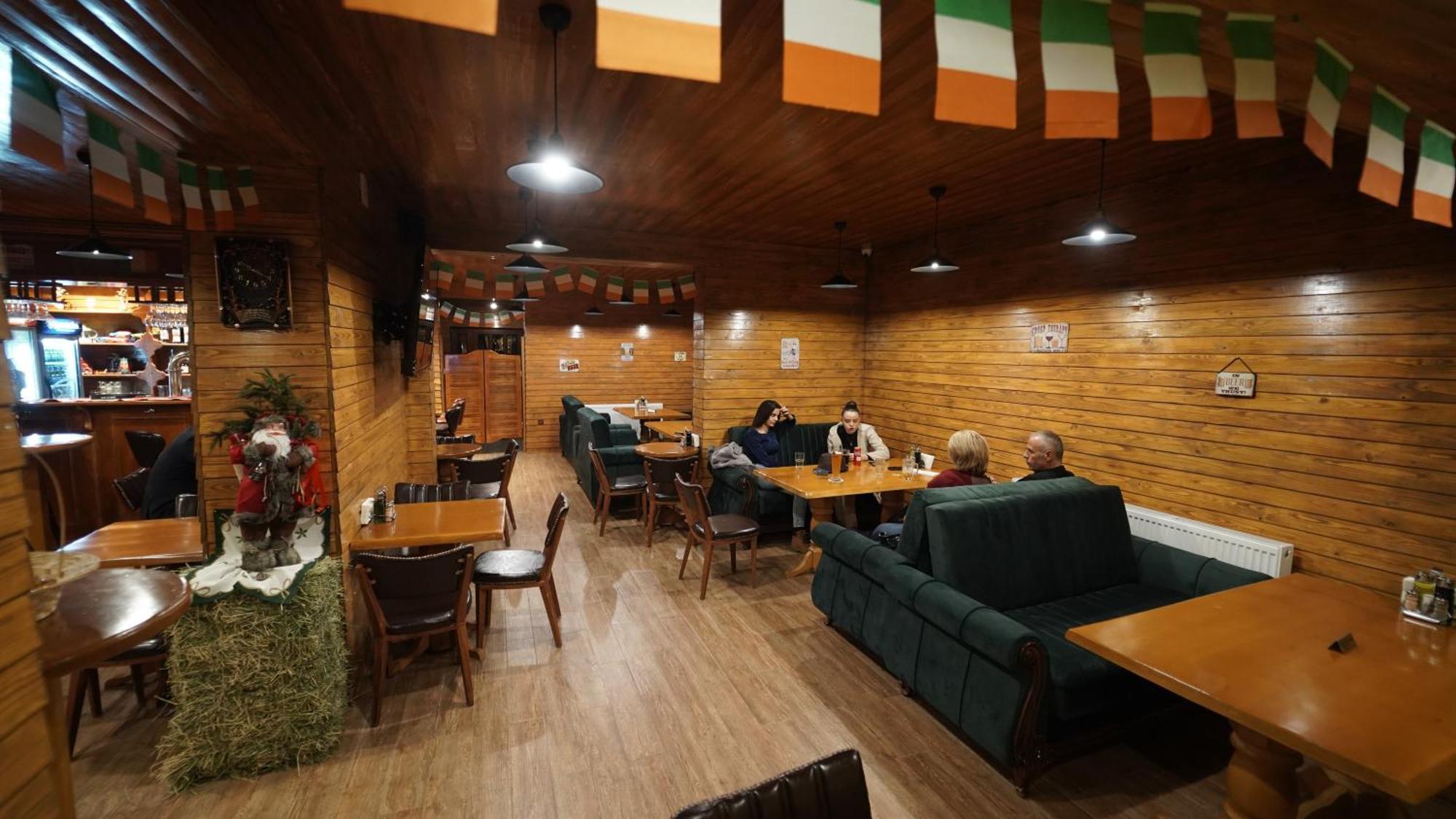 Madigan'S Hotel Kosovo Polje Экстерьер фото